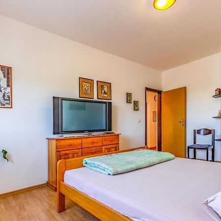 Gorgeous Apartment In Pula With Kitchen Exterior foto